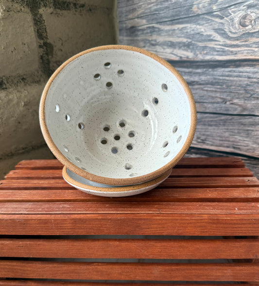 White Speckled Berry Bowl with drip tray